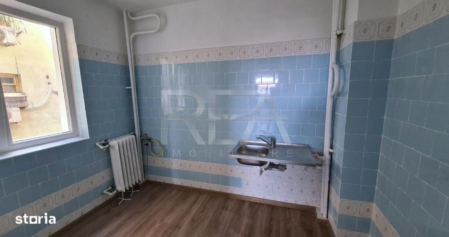 Apartament cu 3 camere decomandat în Drumul Taberei