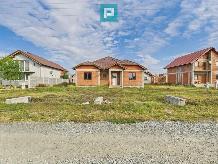 Casă individuală cu 4 camere cu Teren 600 Mp în Zimandu Nou