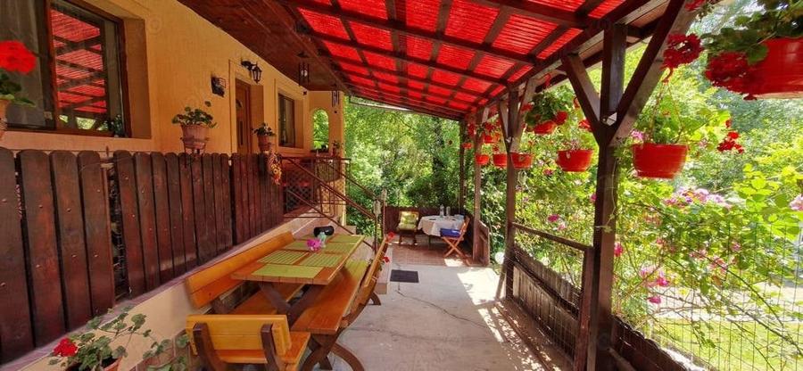 Casă cu 2 camere cu Teren 700 Mp în Sânger