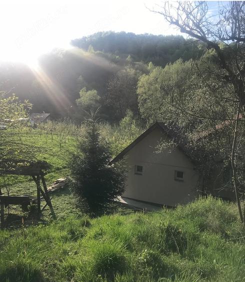 Casă cu 4 camere cu Teren 4400 Mp în Vlădești