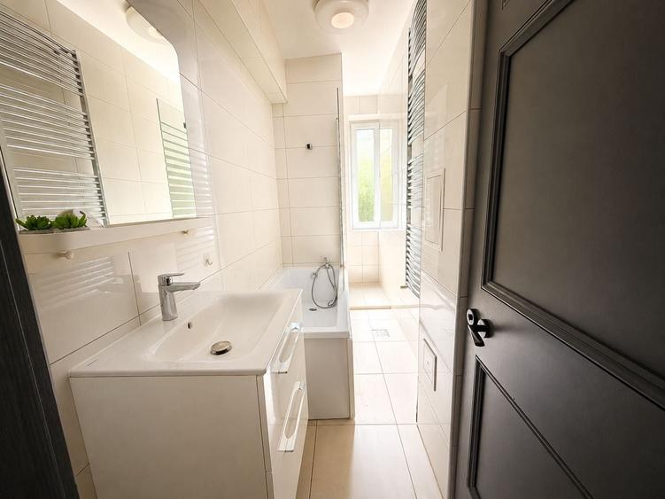 Apartament cu 2 camere decomandat în Piața Unirii