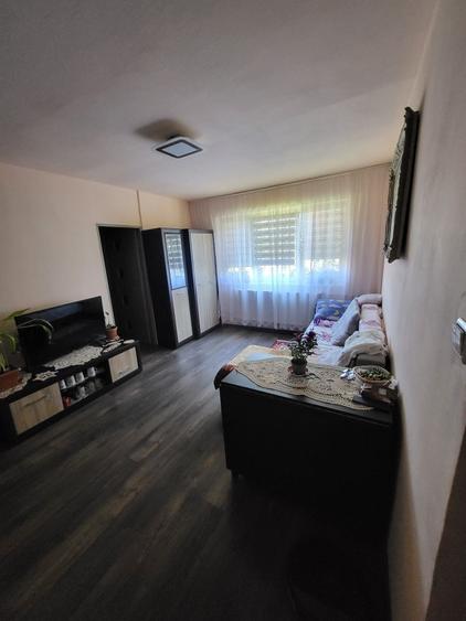 Apartament cu 2 camere semidecomandat în Valenta