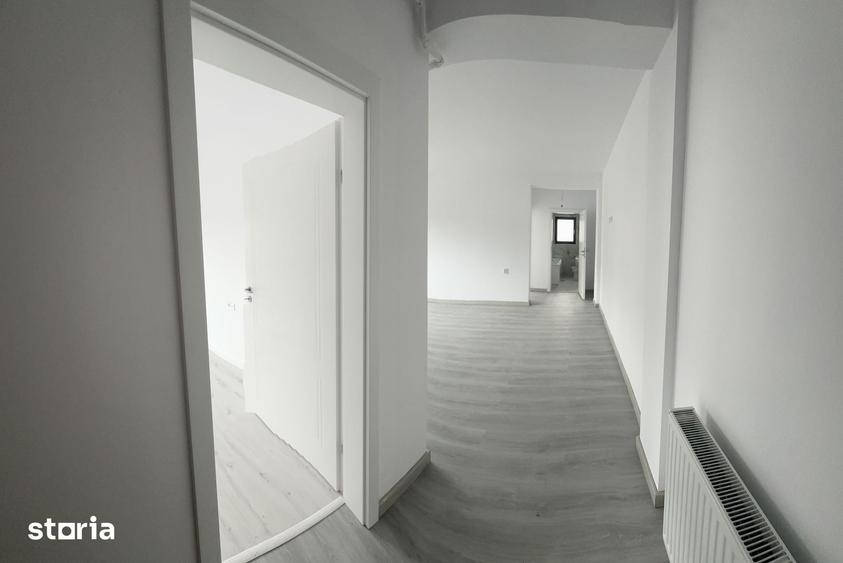 Apartament cu 3 camere decomandat în Socola