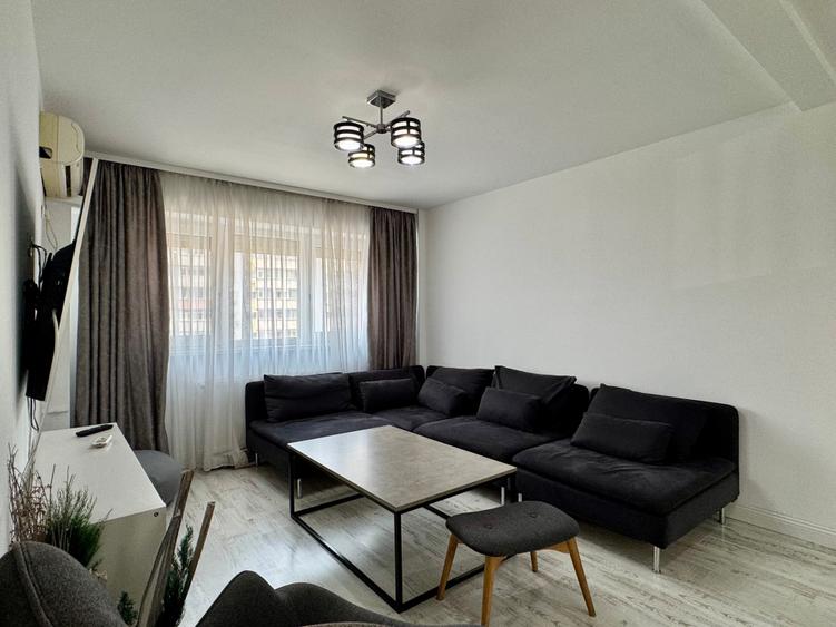 Apartament cu 3 camere semidecomandat în Ștefan cel Mare