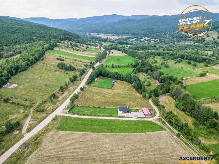 Teren de 1400 mp, în Lemnia