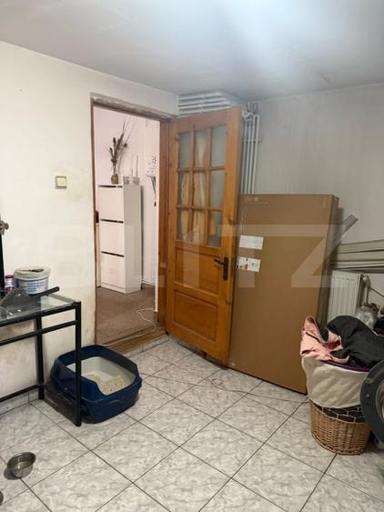 Casă individuală cu 6 camere cu Canalizare în Sud