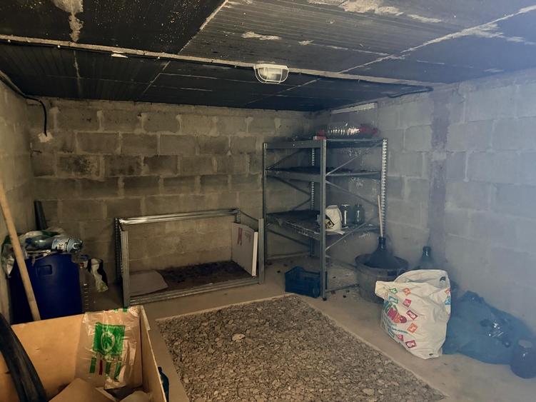 Casă cu 5 camere cu Garaj în Măriței