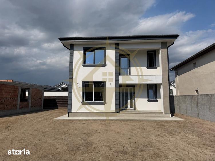 Casă cu 5 camere cu Teren 280 Mp în Crevedia