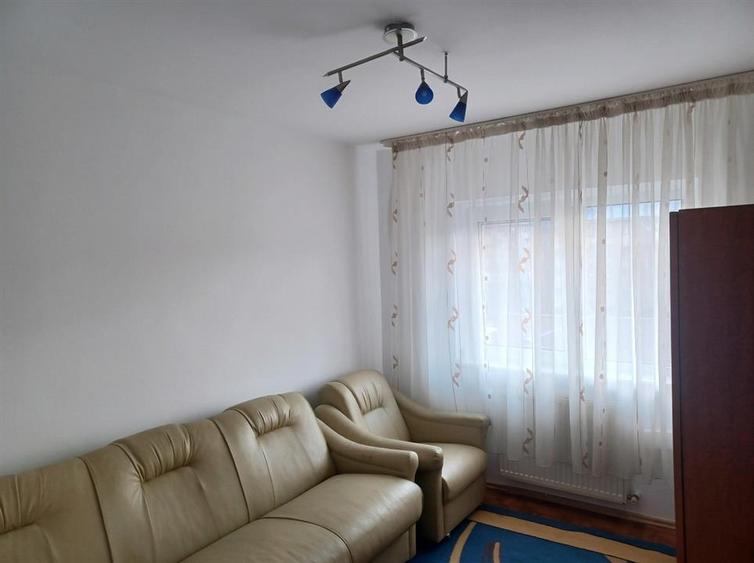 Apartament cu 3 camere decomandat, mobilat în Obcini