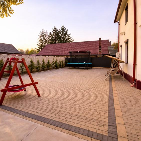 Casă cu 4 camere cu Garaj în Sud