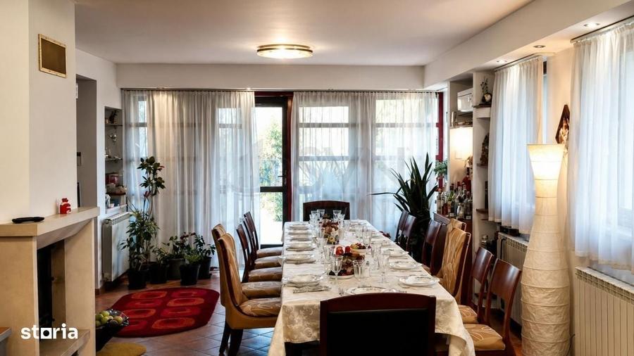 Casă cu 4 camere decomandat în Săftica