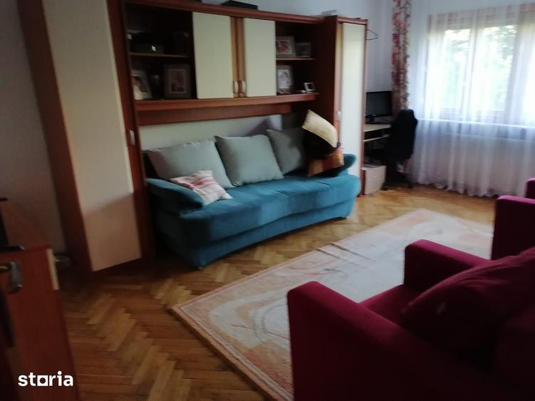 Apartament cu 2 camere decomandat în Rovine
