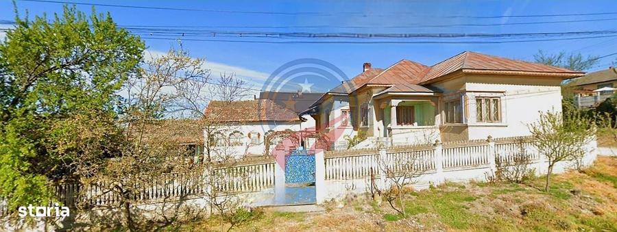 Casă cu 3 camere cu Teren 2686 Mp în Central