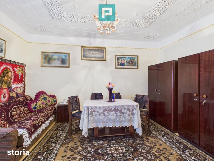 Casă cu 3 camere cu Teren 2800 Mp în Central