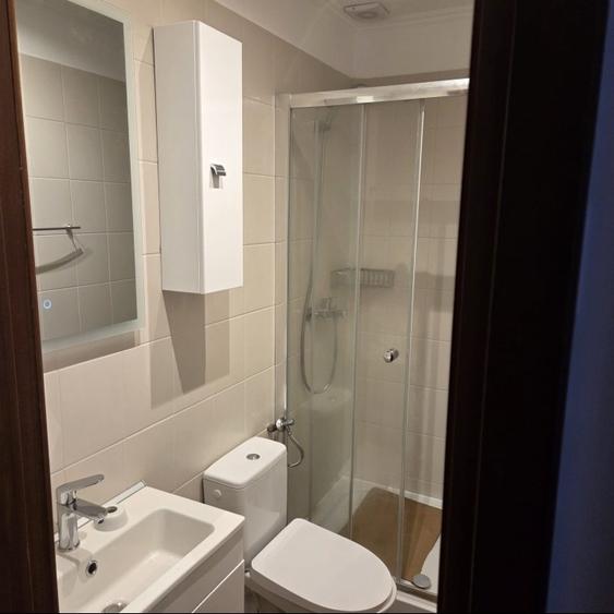 Apartament cu 3 camere decomandat, mobilat în Primăverii