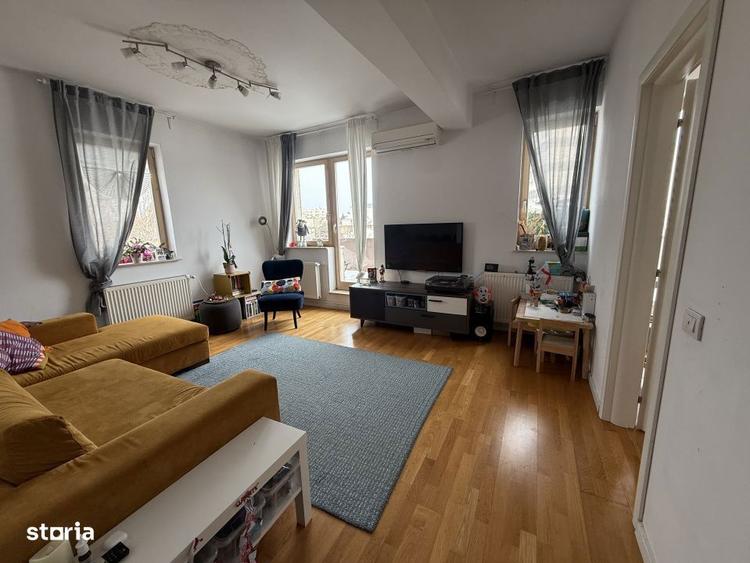 Apartament cu 3 camere decomandat în Romană