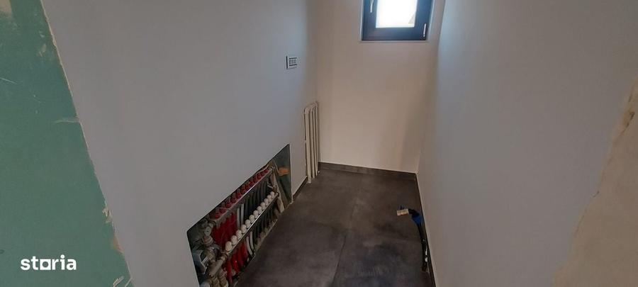 Casă cu 4 camere cu Teren 450 Mp în Periș