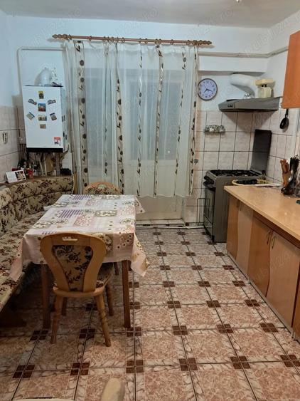 Apartament cu 4 camere în Traian