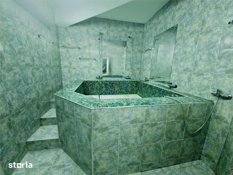 Spațiu comercial, de 714 mp, în Eșelnița