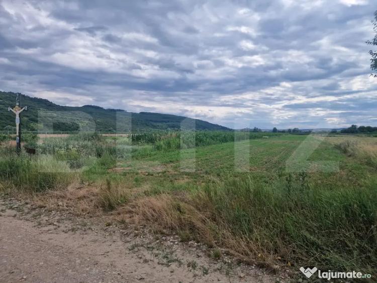 Teren intravilan generos, de 4.300 mp, in Com. Iclod - 5