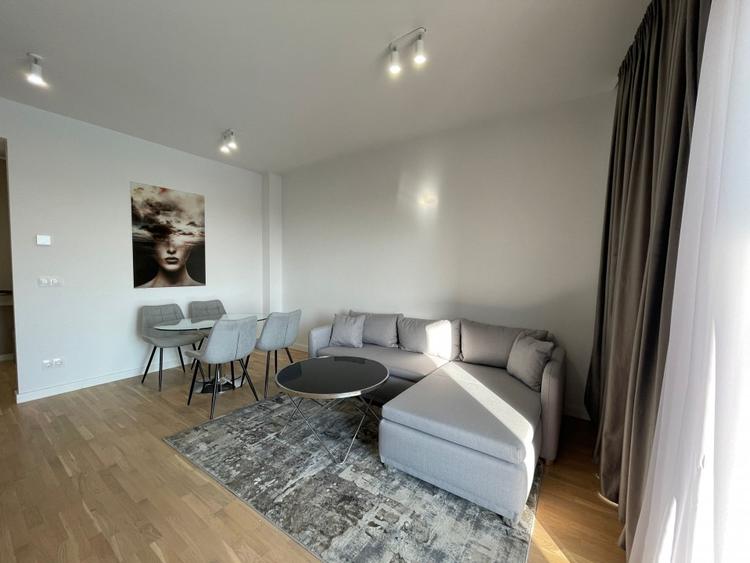Apartament cu 2 camere semidecomandat, mobilat în P-ta Presei Libere