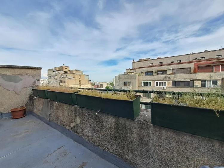 Apartament cu 2 camere semidecomandat, mobilat în Armeneasca