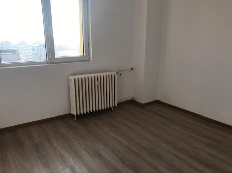 Apartament cu 4 camere decomandat în Pantelimon