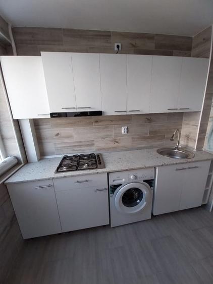 Apartament cu 2 camere decomandat în Baba Novac