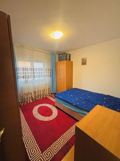 Apartament cu 3 camere decomandat în Vitan