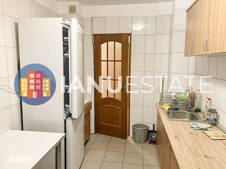 Apartament cu 3 camere semidecomandat în Tineretului