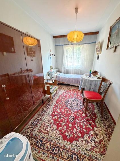 Apartament cu 4 camere în Podu Roș