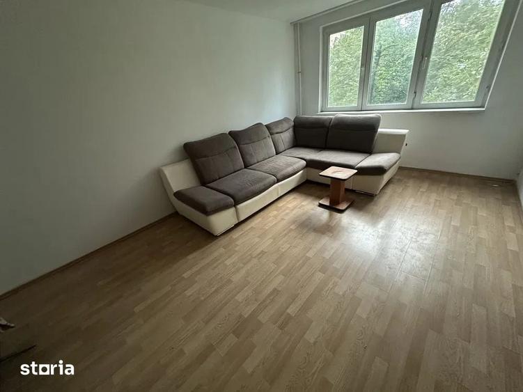 Apartament cu 3 camere în Drumul Taberei