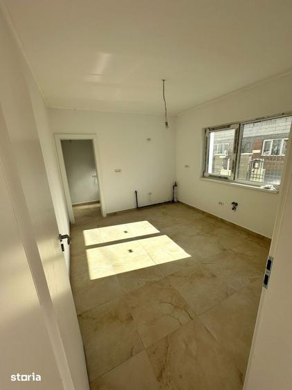 Casă cu 4 camere cu Teren 350 Mp în Săcălaz