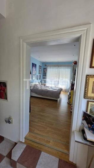 Casă cu 4 camere cu Teren 3150 Mp în Petrești