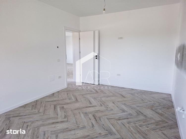Casă cu 5 camere cu Teren 325 Mp în Păulești