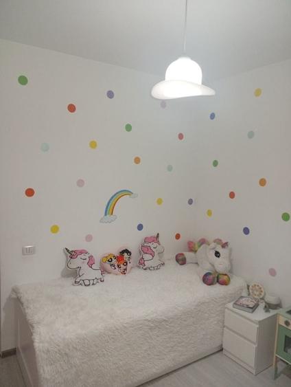 Apartament cu 3 camere semidecomandat în Fundeni