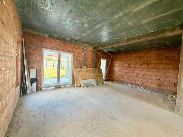 Duplex cu 4 camere cu Canalizare în Dumbrăvița