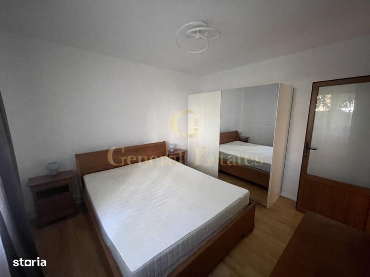 Apartament cu 3 camere semidecomandat în Centrul Istoric