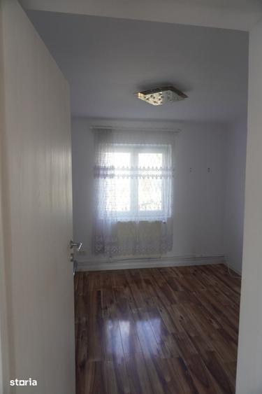 Casă cu 8 camere cu Teren 380 Mp în Snagov