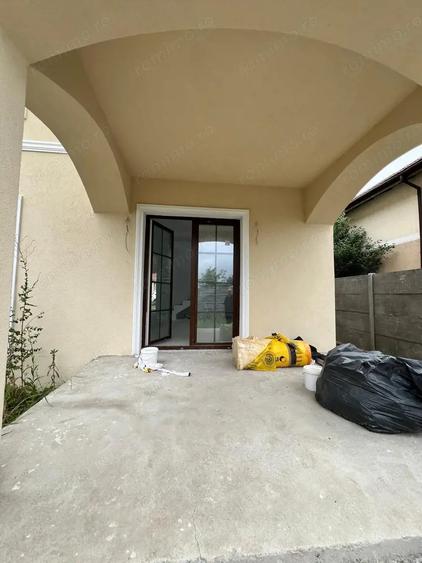 Casă cu 4 camere cu Teren 250 Mp în Giarmata