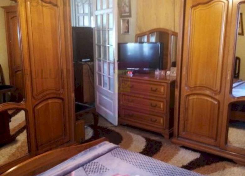 Apartament cu 7 camere decomandat, mobilat în Plevnei