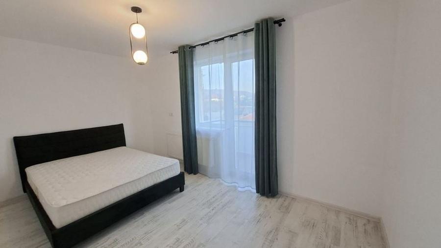 Apartament cu 3 camere decomandat în Ștefănești