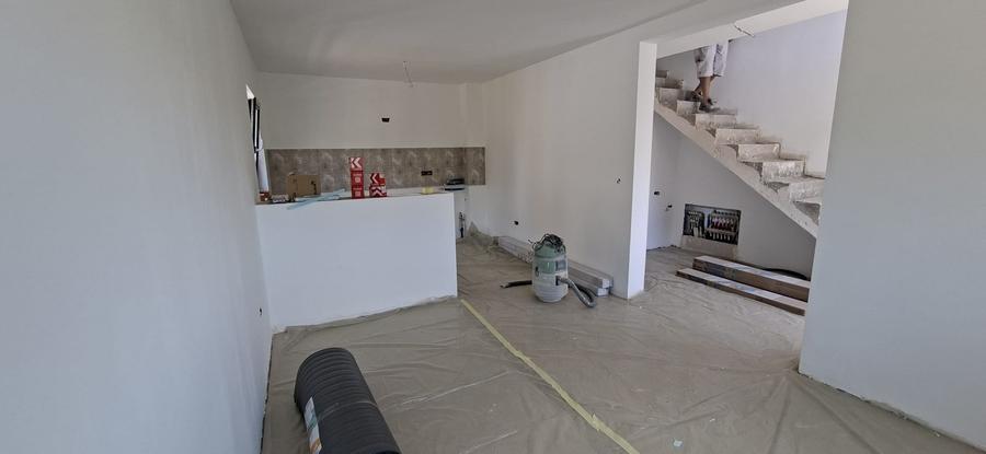 Casă individuală cu 4 camere cu Teren 310 Mp în Holboca