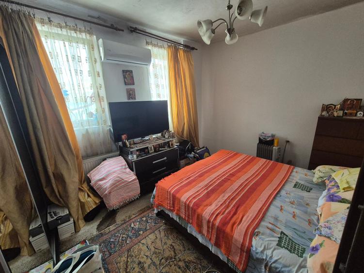 Apartament cu 5 camere decomandat în Calea Călărașilor