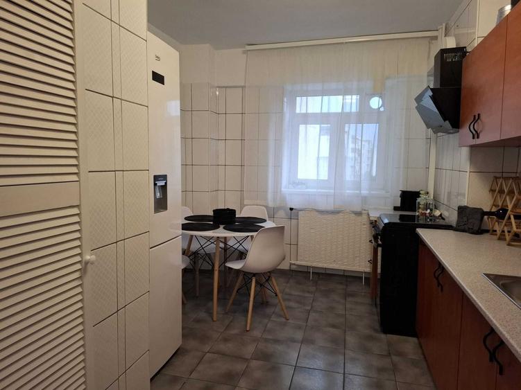 Apartament cu 2 camere decomandat în Panduri