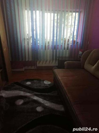 Apartament cu 2 camere semidecomandat în Petrila