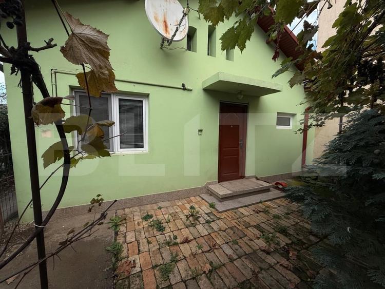Casă individuală cu 4 camere cu Canalizare în Gheorghe Doja