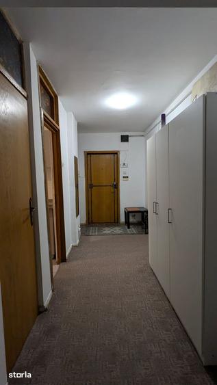 Apartament cu 3 camere decomandat în Nerva Traian