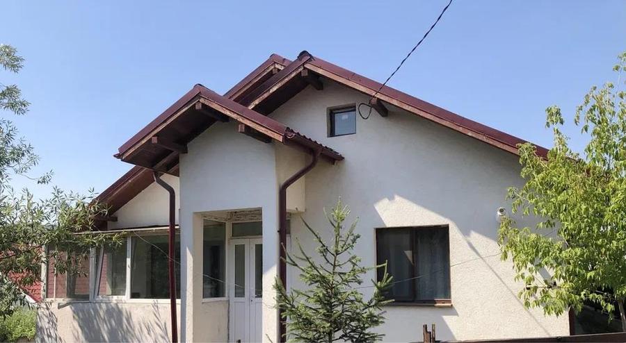 Casă individuală cu 3 camere cu Canalizare în Vișan