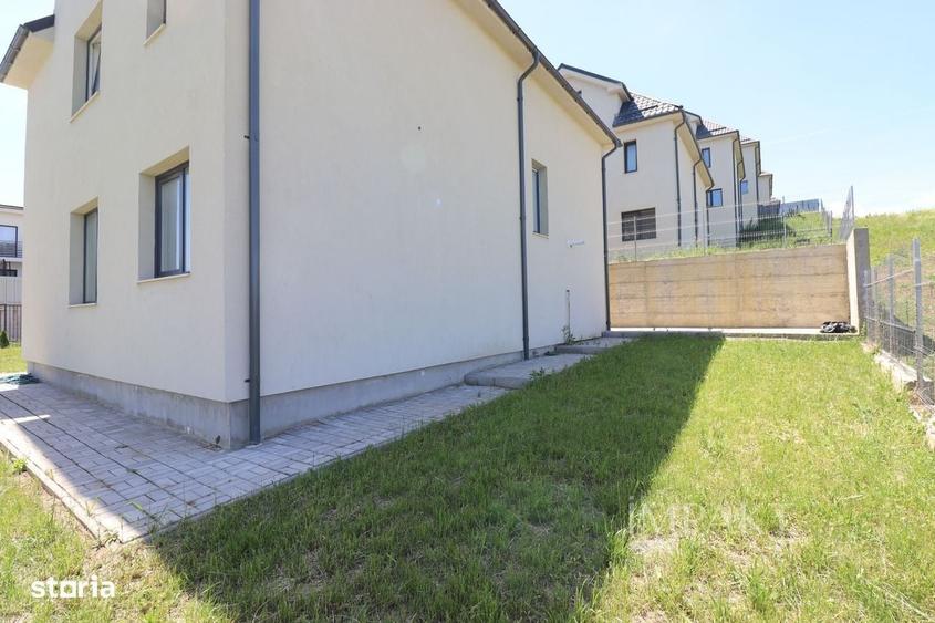 Casă cu 4 camere în Dezmir